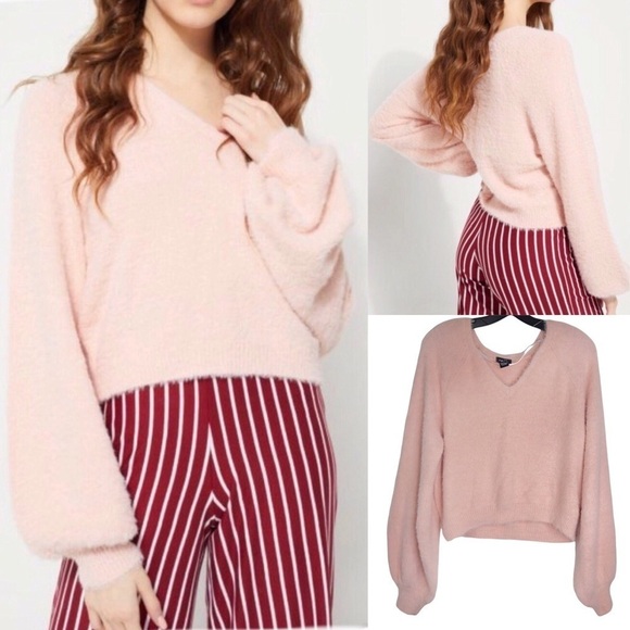 Rue21 Dusty Pink Fuzzy Eyelash V Neck Balloon Sleeve Crop Sweater MEDIUM - Picture 1 of 7